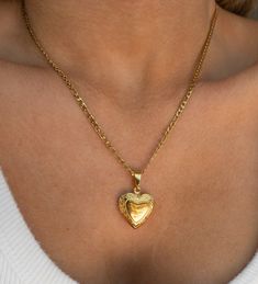 Figaro Gold Chain Heart Locket Necklace Length of Necklace: approx. 18 - 20 inches (adjustable) 18K Gold Plated Stainless Steel Good Quality Gold Necklace, Gold Heart Locket Aesthetic, Gold Locket Aesthetic, Gold Heart Pendant Necklace, Gold Necklace Locket, Gold Engraved Heart Necklace, Heart Locket Aesthetic, Locket Necklace Aesthetic, Heart Necklace Outfit