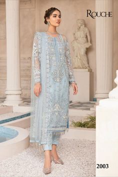 Lehnga Style, Pakistani Dresses Online, Indian Gowns, Ethnic Outfits, Pakistani Wedding Dresses, Pakistani Dress Design, Pakistani Designers, Shalwar Kameez, Indian Wedding Dress