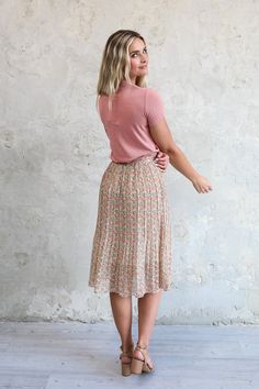 Skirts For Spring, Modest Maxi, Modest Tops, Modest Skirts, Spring Fashion Outfits, Spring Skirts, Trendy Fall Outfits, Midi Length Skirts, Teacher Outfits