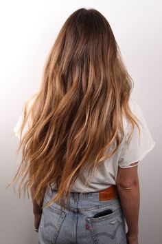 Surf Girl Hair, Beachy Brunette, Lived In Color, Surf Hair, Surfer Hair, Honey Hair, Brown Blonde Hair, Hair Inspiration Color