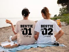 Custom Aesthetic Bestie Shirt,Womens Matching Bestie Sweatshirts, Customized Personalized Gift For Best Friend, Custom Name BFF Hoodie,T005  🌸 Welcome to Pinky Tee Store! We strive to provide you with the best shopping experience possible. Thank you for choosing us!" 👉 Ordering Process: 📸 Thoroughly examine all the available photos. 📏 Select your item's size. 🎨 Choose your preferred color. 🔢 Specify the desired quantity. 🛒 Add the selected item to your cart. 💳 Proceed to checkout to finalize your order. 👉 Product Features: Sweatshirts: 👕 Made from a blend of 50% cotton and 50% polyester. 🧵 Features a 1x1 ribbed collar, cuffs, and spandex waistband for added durability. 🚻 Unisex size. Shirts: 👕 Unisex t-shirt that fits like a cherished favorite, with a crew neck made from super Friend T Shirts Ideas, Matching Bff Shirts, Bestie Shirt Ideas, Matching Pjs For Best Friends, Matching Bestie Shirts, Matching T Shirts Friends, Matching Sleepover Outfits, Best Friend Tshirt Ideas, Matching Outfits Best Friend Aesthetic