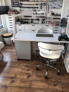 Nail Room Ideas Home, Beauty Shop Decor, Beauty Room Salon, Home Beauty Salon