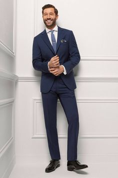 Blue Suit Outfit, Dark Navy Suit, Mens Navy Suit, Dark Blue Suit, Der Gentleman, Most Stylish Men, Blue Suit Men, Look Formal, Navy Blue Suit