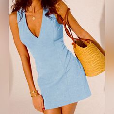 This Dress Fit Perfect And Is Flattering On Your Figure. The Color And Material Are Nice. It's A Classic Cut, So You Are Able To Wear It A Few Different Ways. -Size Small -Color Baby Blue Short Summer Dress, Black Sundress, Low Back Dresses, Strappy Mini Dress, Chiffon Mini Dress, Sleeveless Short Dress, Short Summer Dresses, Cotton Dress Summer, Aline Dress