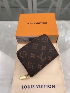 Peta Fashion Lu-Vi bags - 9105 A+ Excellent Quality copies; Contact us if you've any questions in your mind. Fan Fashion, Trendy Tote, Evening Bags, Mini Bag, Louis Vuitton Bag, Women Rings, Contact Us, Clutch Bag, Louis Vuitton