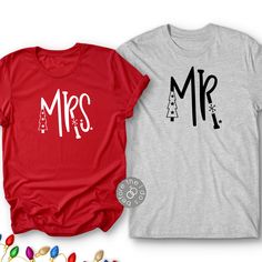 Mr. and Mrs. Relaxed Fit Tee for Him and Her /// #beforetheidos #mrandmrs #ourfirstchristmas #justmarried #christmas Christmas Vinyl Shirts, Reindeer Pajamas, Set Couple, Couple Christmas, Christmas Vinyl, Cute Christmas Shirts, Married Christmas, Christmas Cute, Vinyl Shirts