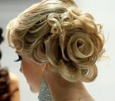 Hair Stail, Side Updo, Messy Hair Updo, Wedding Hairstyles Medium Length, Lifeless Hair, Prom Inspo, Cool Hair