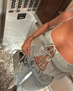 Crop Top Baggy Jeans, Abc Style, Outfit Aesthetic Ideas, Sketches Fashion Design, Aesthetic Outfit Ideas For School, Spring Outfit Aesthetic, Outfit Ideas Everyday, Summer Outfit Aesthetic, Outfit Inspo Winter