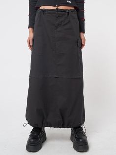 Maxi Cargo Skirt, Streetwear Fashion Aesthetic, Cargo Skirt Outfit, Edgy Tops, Minga London, Parachute Cargo, Y2k Skirts, Utility Skirt, Retro Pants