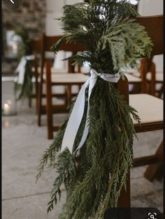 Winter Wedding Simple, Winter Wedding Aisle, Classic Winter Wedding, Winter Ceremony, Evergreen Wedding, Christmas Wedding Inspiration, Winter Wedding Table