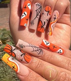 Fall Nails Ideas Acrylic Autumn, Nail Designs November, Orange Halloween Nail Designs, Pumpkin Patch Nails, Halloween Nails Pumpkin, Uñas Halloween Aesthetic, Insta Baddie Nails Acrylic, Picnic Nails, Holloween Nails