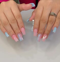 Classy Gender Reveal Nails, Pink With Blue Nails, Nails For Gender Reveal Party, Baby Reveal Nails Ideas, Gender Reveal Nails Ideas Short, Gender Reveal Nails Ideas Simple Short, Blue Gender Reveal Nails, White Gender Reveal Nails