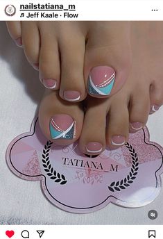 Nails Toes Design, French Tip Toes With Design, Toes Nails Colors, Pedicure Tradicional, Easy Toe Nail Designs, Simple Toe Nails, Shiny Nails Designs, Bright Nail Art, Blue Nail Art Designs