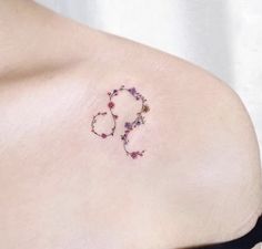 flowers, tiny flowers, tiny leo tattoos Flower Simple Tattoo, Small Leo Tattoo, Leo Sign Tattoo, Tattoos Flowers, Leo Zodiac Tattoos, Leo Tattoo Designs, Leo Tattoo, Flower Simple, Horoscope Tattoos