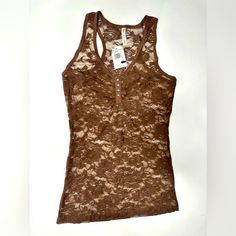 Brand New! Women’s “Color Story” Lace Flower Print/Tanktop. Size: Small. Color: Khaki. Casual Brown Camisole Top, Casual Sleeveless Lace Tank Top, Brown Tank Vest Top, Trendy Sleeveless Lace Top Tank Top, Spring Brown Tank Top, Casual Tank Top With Lace Detail, Casual Lace Camisole Tank Top, Brown Scoop Neck Casual Tank Top, Color Story