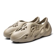 CARACTÉRISTIQUES

 Avec plateformes : Non

 Matériau supérieur : PU

 Convient aux saisons : chaussures d'été

 Taille : 36,37,38,39,40

 Type de sandale : Basique

 Catégorie de produit : Chaussures Cave en Noix de Coco

 Type de motif : Solide

 Origine : Chine continentale

 Occasion : Décontracté

 Numéro de modèle : 2828

 Type d'article : Sandales
 Hauteur du talon : Faible (1 cm-3 cm)

 Coupe : Ce modèle taille normalement, prenez votre taille habituelle

 Nom du département : Adulte

 Ty Mens Beach Shoes, Mens Shoes Sandals, Sandals Casual, Shoe Pattern, Men Beach, Beach Shoes, Beach Sandals, Outdoor Shoes, Casual Sandals