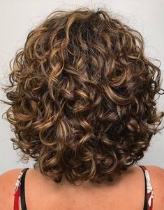 Perfect Curly Hair, Short Permed Hair, Natural Curly Hair Cuts, Wavy Bob Haircuts, Bob Haircut Curly, Curly Hair Photos, Wavy Bob Hairstyles, Short Curly Haircuts