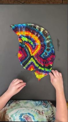 Tye Dye Patterns How To Fold, Cool Tie Dye Patterns Step By Step, Advanced Tie Dye Patterns, Trippy Designs Pattern, Tie Dye Ideas Pattern, Tie Dye Steps