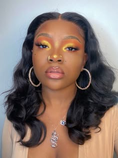 Y2k Inspired Makeup, Maquillage Yeux Cut Crease, Mekap Mata, Brown Girls Makeup, Smink Inspiration, Gold Eyeshadow