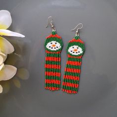 https://mannatdesignco.etsy.com/listing/1587106032 Christmas Party Earrings, Blue Snowman, Snowman Earrings, Baby Applique, Seed Bead Jewelry Patterns, Bracelets Tutorial, Holiday Beading, Earrings Patterns, Beaded Earrings Diy