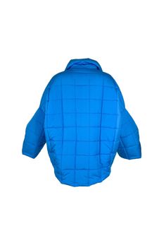 Unisex quilted jacket "Lupinus Blue" features a round shoulder and oversized fit for a relaxed, comfortable feel. It's made from lightweight, wrinkle-free polyester and has large pockets, windproof, and water repellent properties. The soft, bold shape makes it a statement piece, and the hypoallergenic synthetic padding adds warmth without compromising style.Size Guide:ONE SIZE (fits to XS-XL)Collar - 51 cmWides middle line - 170 cmBottom line - 140 cmSleeve ends - 57 cmLength from the neckline t Blue Jacket, Wrinkle Free, Quilted Jacket, Repellent, Water Repellent, Size Guide, Collar, Water, Blue