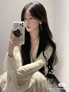 Xiao Hong Shu Hairstyle, Crush Outfits, Japanese Hair Care, Korean Long Hair, Luscious Hair, Japanese Hairstyle, Haircuts For Medium Hair, Long Hair Girl, Long Curly Hair