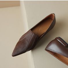 Clogs-mules shoes collection at Chiko Shoes Block Heel Loafers, Leather Patchwork, Women Flats, Loafers Shoes, Classic Women, Horse Hair, Heeled Loafers, British Style, Mules Shoes