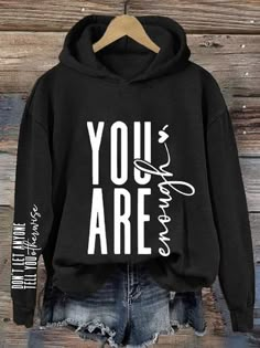 linerset Womens Svg Shirt Ideas, Cute Sweatshirt Ideas, Svg Shirt Ideas, Sweatshirt Inspiration, Chanel Iphone Case, Cricut Projects Easy, Sweatshirt Ideas, Svg Shirt, Christmas T Shirt Design