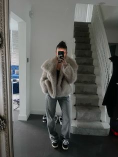 zara fur jacket outfit inspo.   #outfits #ootd #inspiration #zara #zarastyle #style How To Style A Fur Jacket, Short Fur Coat Outfit Classy, How To Style Fur Jacket, Zara Faux Fur Jacket, Grey Fur Jacket Outfit, Short Fur Jacket Outfit, Zara Fur Coat Outfit, Crop Fur Jacket Outfit, Zara Fur Coat