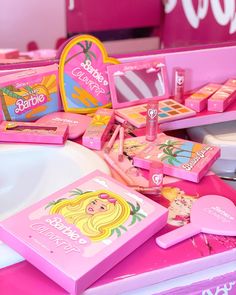 Barbie Party Gifts, Malibu Barbie Photoshoot, Barbie Makeup Products, Malibu Barbie Nails, Barbie Quilt, Malibu Barbie Birthday Party, Malibu Barbie Aesthetic, Barbie Packaging, Sunshine Mimosa