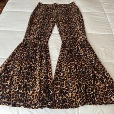 New With Tags! 95% Viscose 5% Spandex Stretch Leopard Print Cotton Bottoms, Stretch Cotton Leopard Print Bottoms, Stretch Wide Leg Leopard Print Bottoms, Stretch Leopard Print Wide Leg Bottoms, Spring Stretch Bottoms In Leopard Print, Spring Leopard Print Stretch Bottoms, Leopard Print Stretch Bottoms For Summer, Summer Leopard Print Stretch Bottoms, Spring Stretch Leopard Print Bottoms