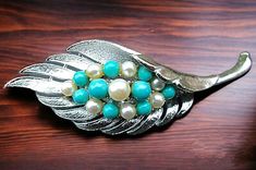 CORO Turquoise & Faux Pearl Brooch Leaf, Silver Tone, Fall Autumn Vintage Coro Jewelry, Leaf Motif, Pearl Brooch, Vintage Jewels, Vintage Costume Jewelry, Turquoise Beads, Silver Leaf, Fall Autumn, Vintage Brooches