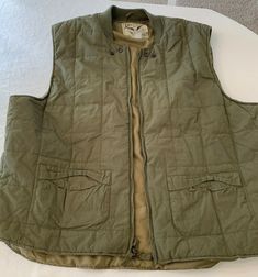 American Living Men's Army green sleeveless vest. Size XXL. Rarely worn, good condition. Army green, military styling. American Living, Sleeveless Vest, Army Green, Military Jacket, Green