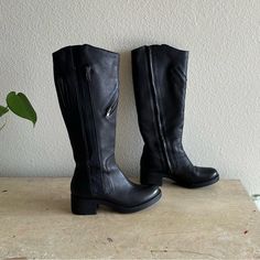 Vera Wang Black Leather Knee High Moto Riding Boots. Lower-Moderate Chunky Heel. Interior Side Zip, Zip Style Details. Size Eu 37 (Us 6) Barely Worn Condition. Moto Boots, Chunky Heel, Vera Wang, Chunky Heels, Knee High Boots, Riding Boots, Side Zip, Knee High, Womens Boots