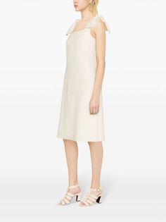 Chloé A-line Linen Midi Dress - Farfetch Linen Midi Dress, Wedding Guest Looks, Versace Outfit, City Dress, Demi Fine Jewelry, Summer Beach Wear, Ballet Flat Shoes, Lady Dior, Coat Dress