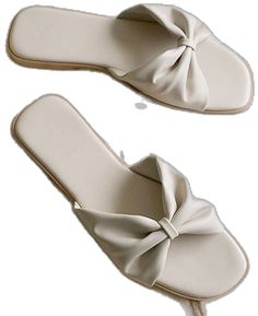 Beige Bow Sandals For Summer, Beige Open Toe Sandals With Bow, Casual Summer Flats With Bow, Beige Round Toe Sandals With Bow, White Sandals With Bow And Flat Heel, Summer Bow Flats, Summer Flats With Bow, Cross Belt, White Cross