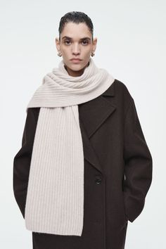 This premium scarf can be effortlessly thrown around your shoulders when the weather cools. Supremely soft to the touch, it's rib-knitted from pure traceable cashmere that's certified to the Good Cashmere Standard and offered in a versatile off-white hue. Certified according to the Good Cashmere Standard, to ensure our cashmere is fully traceable 100% GCS Cashmere / Dry clean 70.86" x 11.81" Nyfw Runway, Quilted Bag, Cashmere Scarf, Trousers Women, Knitted Scarf, The Good, Rib Knit, Cashmere, Dry Clean