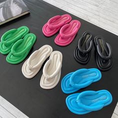 Product Information：Product category: herringboneSole Material: RubberSole technology: viscose shoesFunction: non-slipColor: black, white, green, petal pinkSize Information: Sizes: 35, 36, 37, 38, 39Packing List：1PAIR* slippers Soft Flip Flops, Rubber Slippers, Soft Slippers, European Women, Beach Shoes, Shoe Size Chart, Dress Size Chart, Wide Straps, Flip Flop