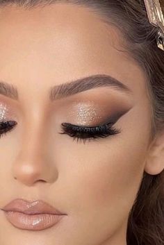 Formal Make Up Brown Eyes, Bridesmaid Makeup Sage Dress, Understated Glam Makeup, Makeup Ideas White Dress, Sage Green Wedding Makeup, Baptism Makeup Ideas, Anniversary Makeup Ideas, Golden Wedding Makeup, Easy Wedding Makeup Diy