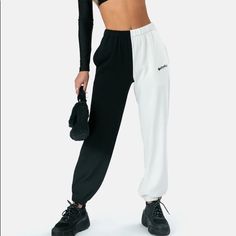 Never Worn Adika Color Block Black And White Sweatpants Joggers Flame Pants, Sweatpants Oversized, Colorblock Sweatpants, Black And White Sweatpants, Graphic Sweatpants, Green Sweatpants, Comfy Sweats, Style Sweatpants, Comfy Sweatpants