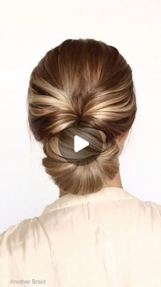 Low Bun Hairstyles Tutorial, Low Bun Hairstyles, Hair Bun Tutorial, Hair Upstyles, Easy Hair Updos, Hair Bridesmaid, Easy Hairstyle, Peinados Fáciles Para Cabello Corto, Hair Tutorials For Medium Hair