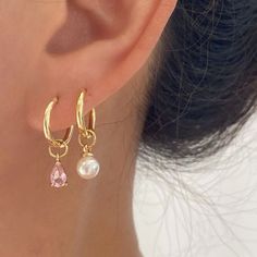 Earrings According To Neckline, Hoop With Charm Earrings, Pink Gold Earrings, Hoop Earring Charms, Pink Ear Piercings, Pretty Gold Earrings, Gold And Pink Earrings, Hoop Charm Earrings, Cute Pink Jewelry