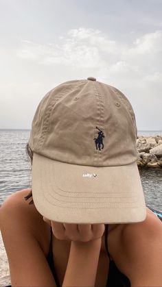 Bestie Board, Ralph Lauren Hats, Beach Instagram Pictures, Hat Aesthetic, Summer Picture Poses, Photo Summer, Summer Cap, Beach Pictures Poses, Beach Poses