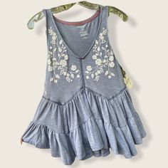 Brand New With Tags Arizona Tank Top Sleeveless Floral Embroidered Liquor Print On Cut Out Latice Tiered Top Floral Babydoll Top, Tiered Tops, Arizona Jeans, Babydoll Top, Top Sleeveless, Liquor, Arizona, Blue White, Cut Out