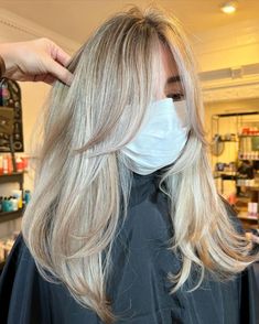 Chin-Length Curtain Bangs Trendy Curtain Bangs, Haircut Selfie, Photo Hijab, Long Shiny Hair, Cute Hairstyle, Bangs With Medium Hair, Blonde Hair Inspiration, Blonde Hair Looks, Hijab Girl