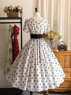 This price includes a dress and a free bowknot hairclip (not for sale).  The stylish square neckline adds a touch of sophistication and frames your collarbone beautifully. Delicately designed petal sleeves offer a whimsical and feminine touch, the classic white and black polka dots pattern brings a playful yet elegant vibe, ensuring you stand out in any crowd. SizeSMLXL2XLBust869298104110Waist6773798591Full Length116118120122124 Elegant Polka Dot Dress With Square Neck, Petal Sleeves, Petal Sleeve, Pattern Dress, Polka Dot Pattern, Dots Pattern, Black Polka Dot, Square Necklines, Classic White