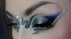 Dark Mermaid Makeup, Moonlight Mermaid, Artsy Makeup, Dark Mermaid, Unique Makeup, Pinterest Makeup