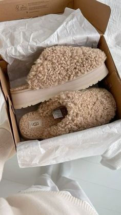 Sneaker Shop, Ugg Slippers, Platform Slippers, Comfy Shoes