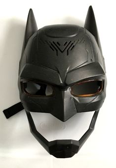 Batman Voice Changing Costume Mask Talking Eyes Light Up DC Spin Master Works! Bat Man Mask Template, 3d Printed Batman Mask, Batman Mask Printable, Starset Mask, Batwomen Mask, Spiner Mask, Batman Lights, Batman Mask, Press The Button