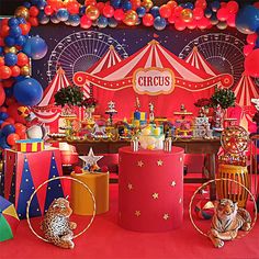 circus themed birthday party with balloons and decorations